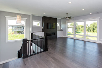 Example of a minimalist home design design in Other