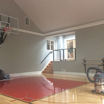Gymnasium/ couple of bedrooms / loft / couple of bathrooms