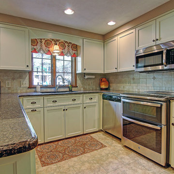 Transitional Shaker Kitchen Reface