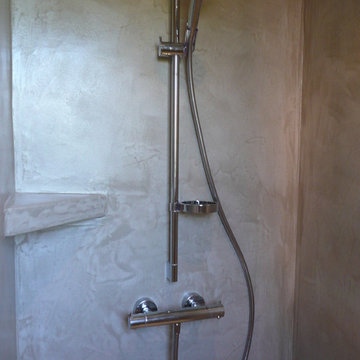 2011 - Création d'une salle d'eau en béton ciré avec mélange Bois.