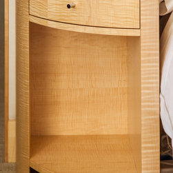 Tiger Maple Bedroom Suite - Nightstands And Bedside Tables