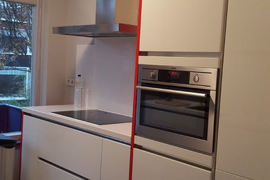 Minimalist kitchen photo in Amsterdam