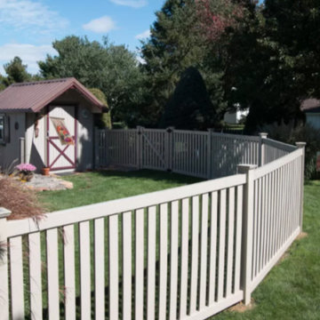 Vinyl Yard Fence