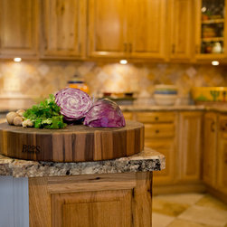 John Boos 18" Diameter 3" Thick Round Walnut Chopping Block - Cutting Boards