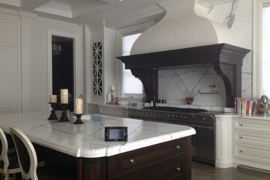 Inspiration for a timeless kitchen remodel in Toronto