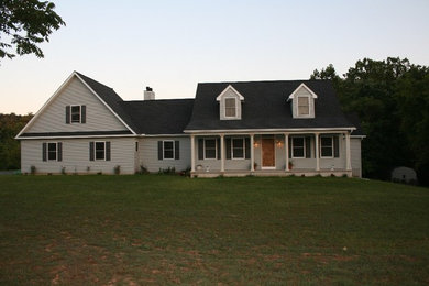 Inspiration for a mid-sized craftsman two-story exterior home remodel in Philadelphia