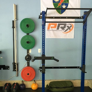 他の地域の小さいトラディショナルスタイルのおしゃれなトレーニングルームの写真