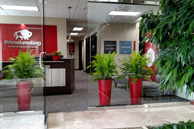 Entryway - contemporary entryway idea in Boise