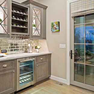 シンシナティのおしゃれなホームバーの写真