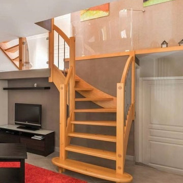 Escaliers bois clair