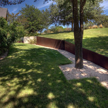 retaining