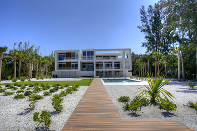 Inspiration for a contemporary exterior home remodel in Tampa