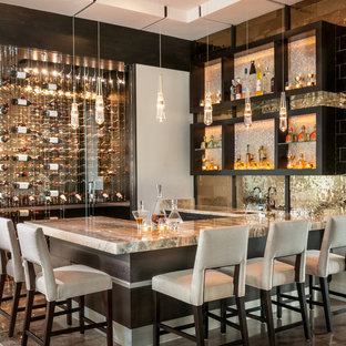 マイアミのコンテンポラリースタイルのおしゃれな着席型バー (アンダーカウンターシンク、茶色い床、オープンシェルフ) の写真