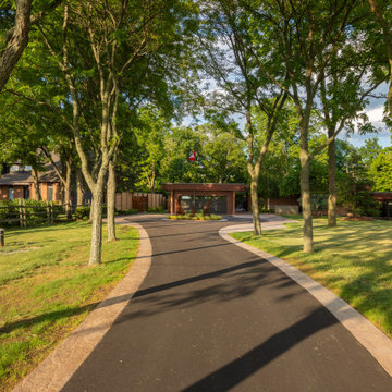 Mid-Century Modern Escarpment Retreat - Grimsby
