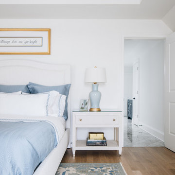 Bright London Townhouse Meets Downtown Lake Forest