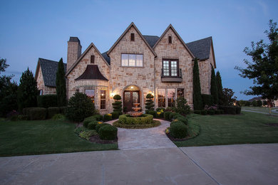 Inspiration for a timeless home design remodel in Dallas