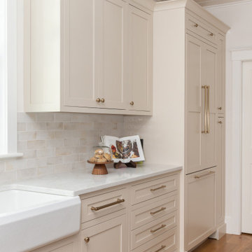 Modern Colonial Farmhouse