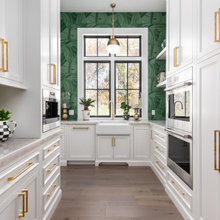 10446 Pantry