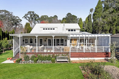 Inspiration for a country exterior in Wollongong.