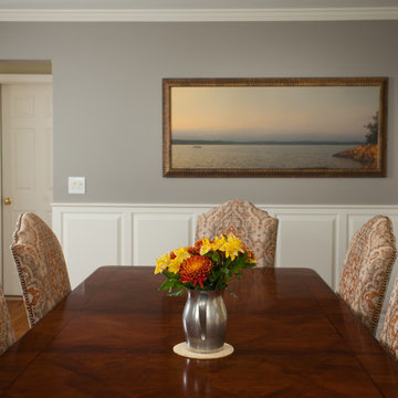 Serene, tasteful dining room