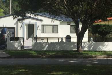 Exterior home photo in Miami
