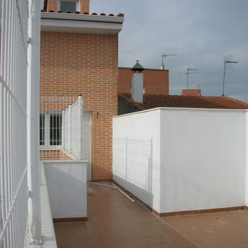 Edificio 4 apartamentos, 242,05 metros cuadrados.