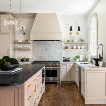 DULUTH -  Warm and Modern Kitchen