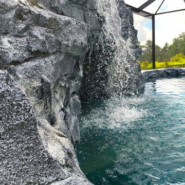 Winter Garden pool with Grotto and Bar