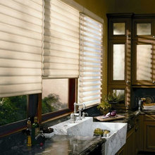 BLINDS/DRAPES