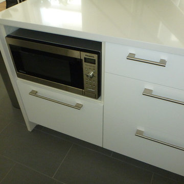 IKEA Kitchen: Abstrakt White Manhattan