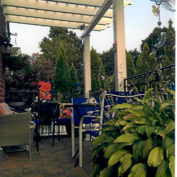 Pool with Whirl pool spill over, outdoor kitchen, outdoor bar, Pergola& Patio