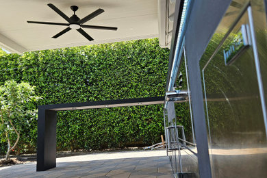 Inspiration for a modern patio remodel in Los Angeles