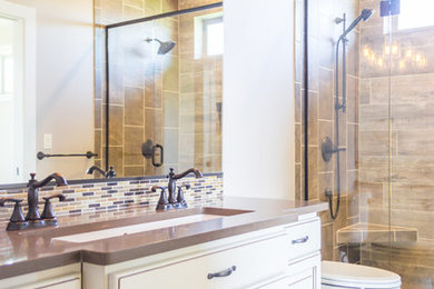 Bathroom - cottage bathroom idea