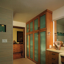 Studio I Bathroom