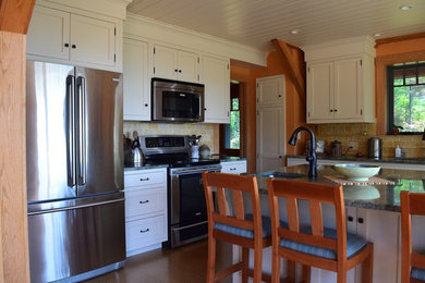 Kitchen - craftsman kitchen idea in Burlington