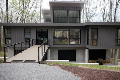 Modern exterior home idea in Nashville
