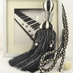 7 Colors QYM25 Polyester and Acrylic Curtain Tassel Tie Backs in Black Color - Window Treatment Accessories
