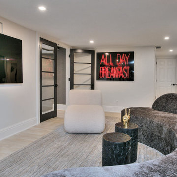 TEEN LOUNGE