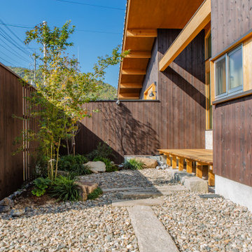 Triangle Roof House