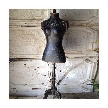 HUGE BODYFORM MANNEQUIN WITH CHALKBOARD PAINT