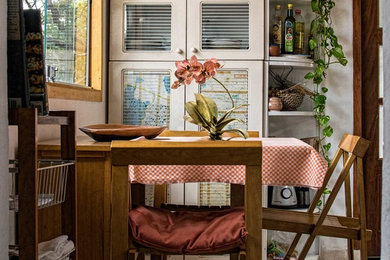 Example of a small arts and crafts kitchen design in San Francisco