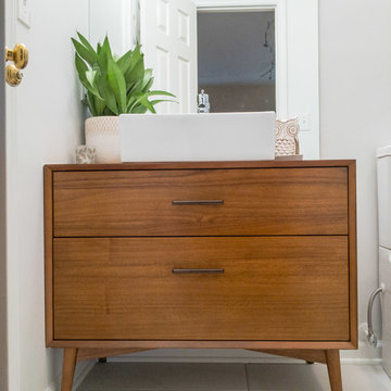Mid-century Modern Guest Bath