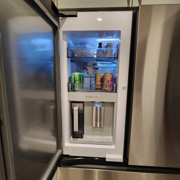 Samsung Beverage Door w/Autofill Water Pitcher