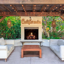 Castaic Courtyard