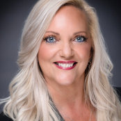 Andrea Wall, REALTOR®, CLHMS, ePRO, NHCBさんの写真
