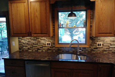 Kitchen photo in Louisville