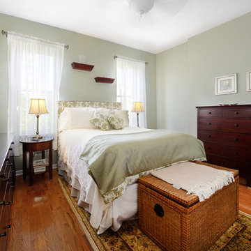 Beautifully Renovated Sunny Condo