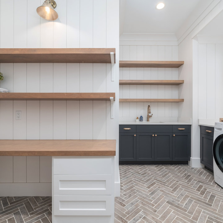75 Beautiful Laundry Room with Planked Wall Panelling Ideas & Designs ...