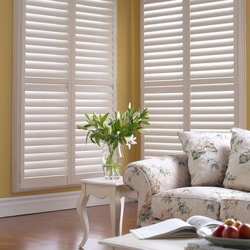Shutter with a hidden tilt bar
