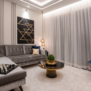 Inspiration för moderna vardagsrum, med ett finrum, vita väggar, heltäckningsmatta och beiget golv